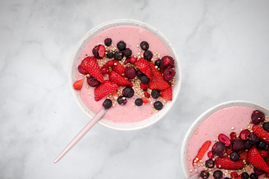 Eis, aber anders: Gesunde Sommerdesserts mit wenigen Zutaten