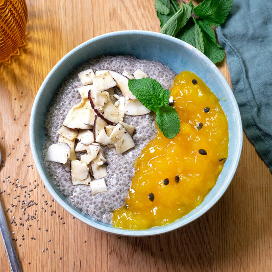 Chia-Samen-Pudding mit Mango-Passionsfrucht
