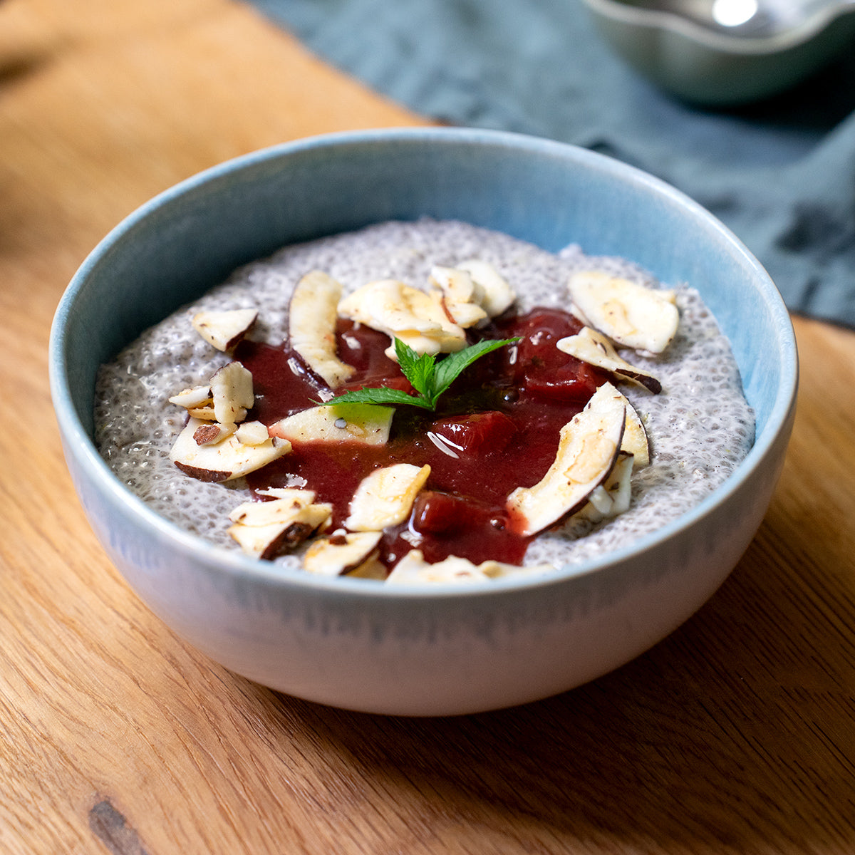 Chia-Samen-Pudding mit Zwetschgen