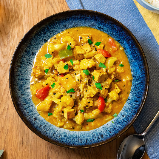 Gelbes Blumenkohl Curry mit Tofu