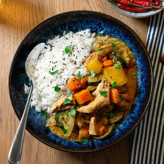 Gelbes Thai Curry mit Poulet
