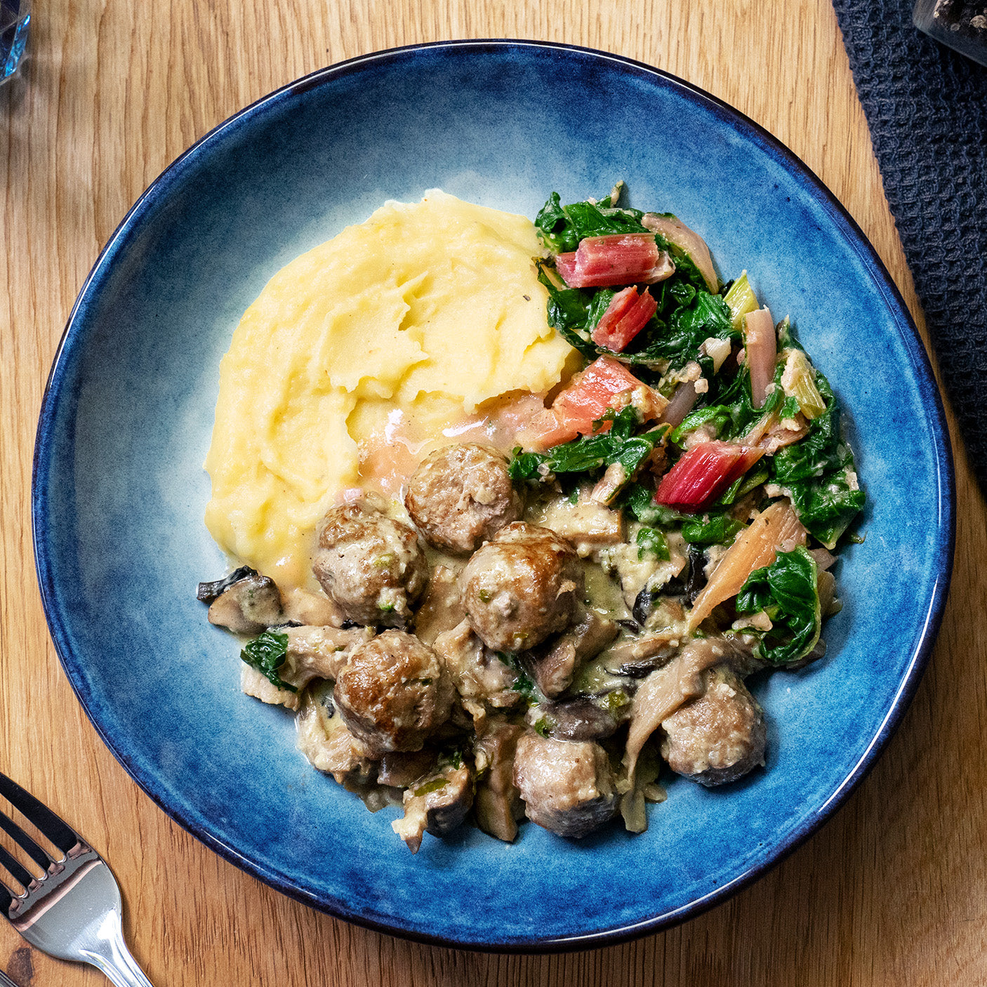 Meatballs mit Mangold und Härdöpfelstock
