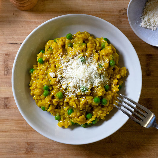 Safranrisotto mit Erbsen