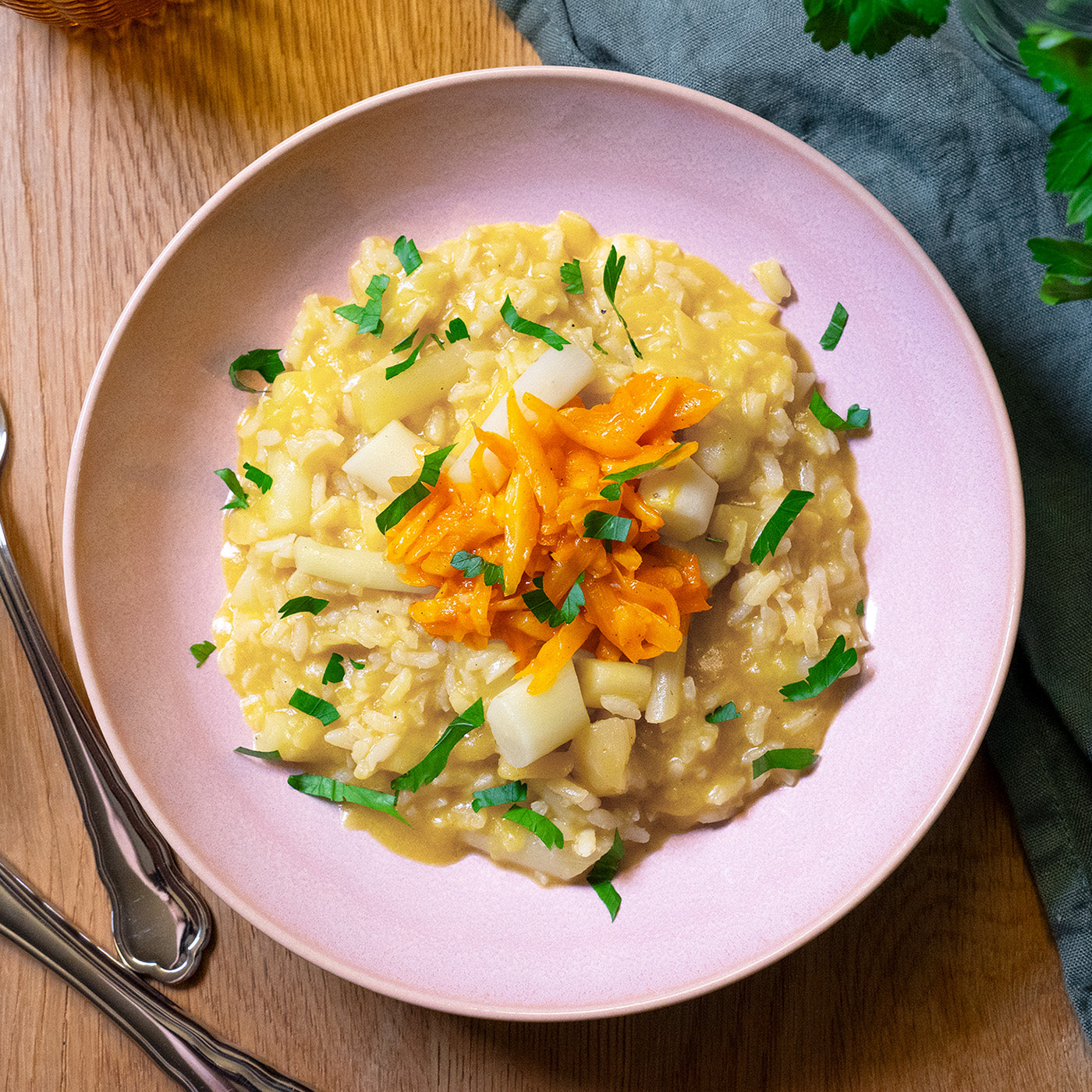 Schwarzwurzel-Risotto mit Sanddorn