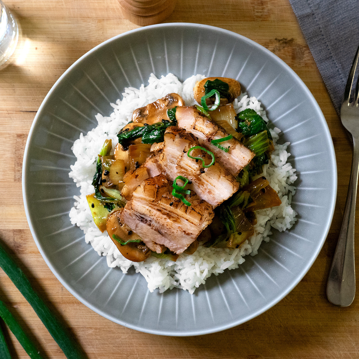 Schweinsbrust, Ingwer, Pak Choi, Reis