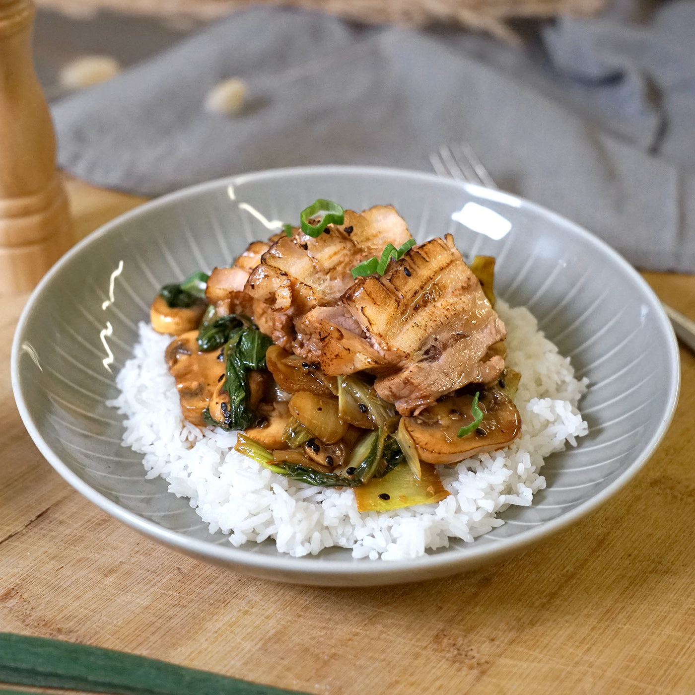 Schweinsbrust, Ingwer, Pak Choi, Reis