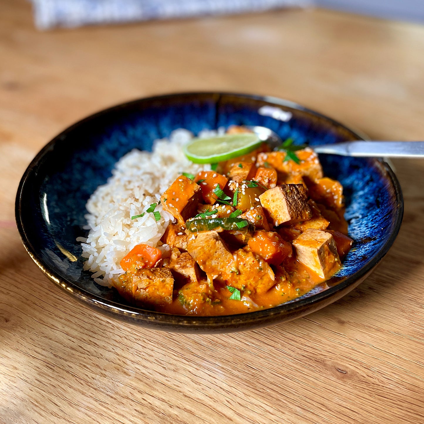 Rotes Thai Curry mit Tofu