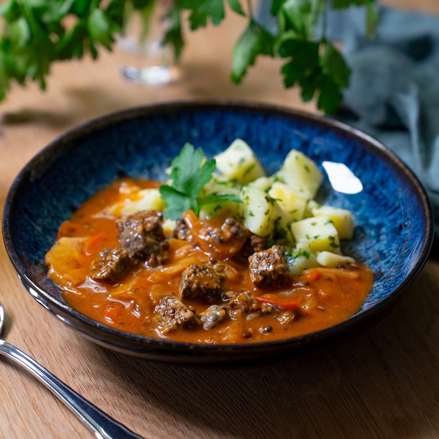 Hungarian Tempeh Goulash with Potatoes ⚖️