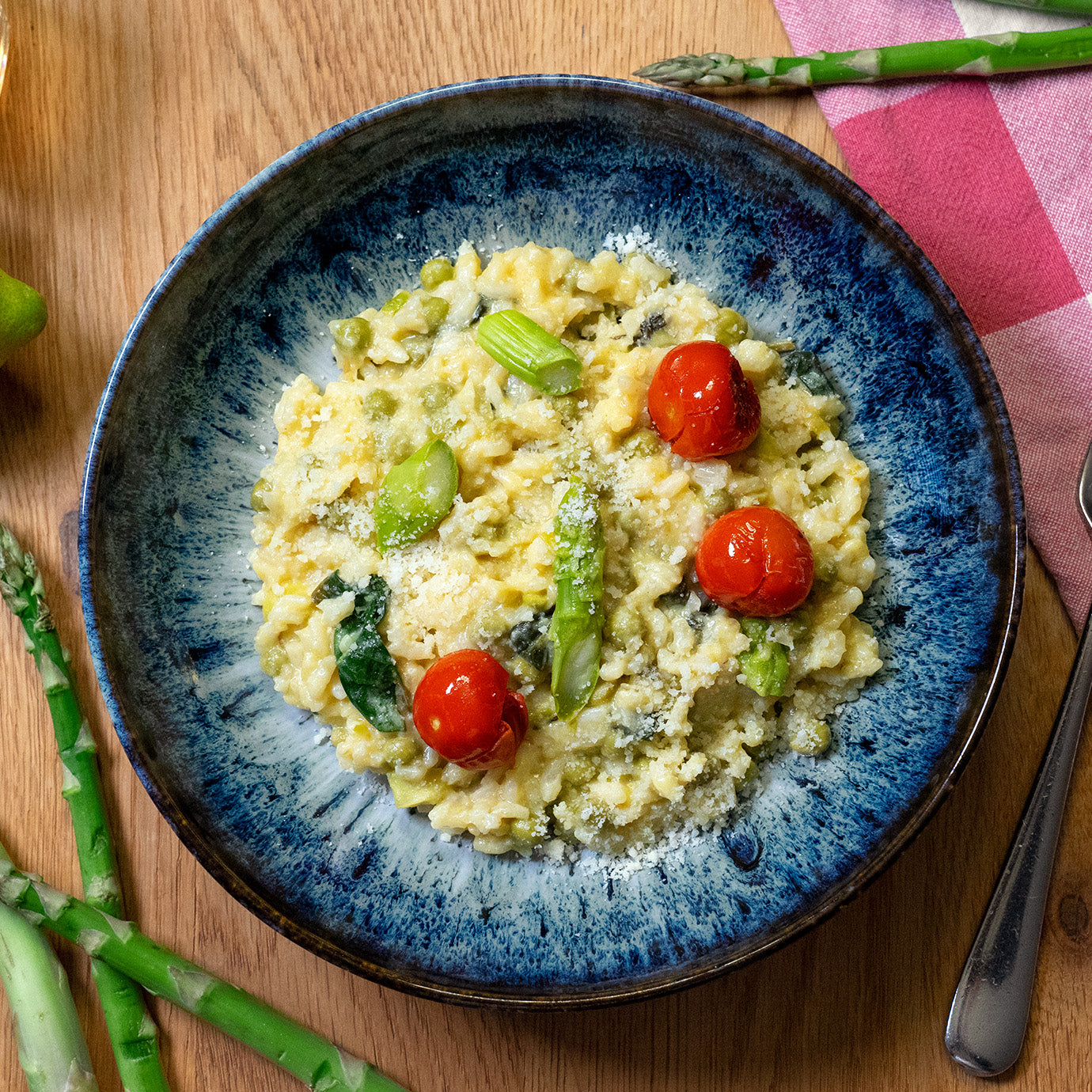 Zitronenrisotto mit Erbsen und Spargel