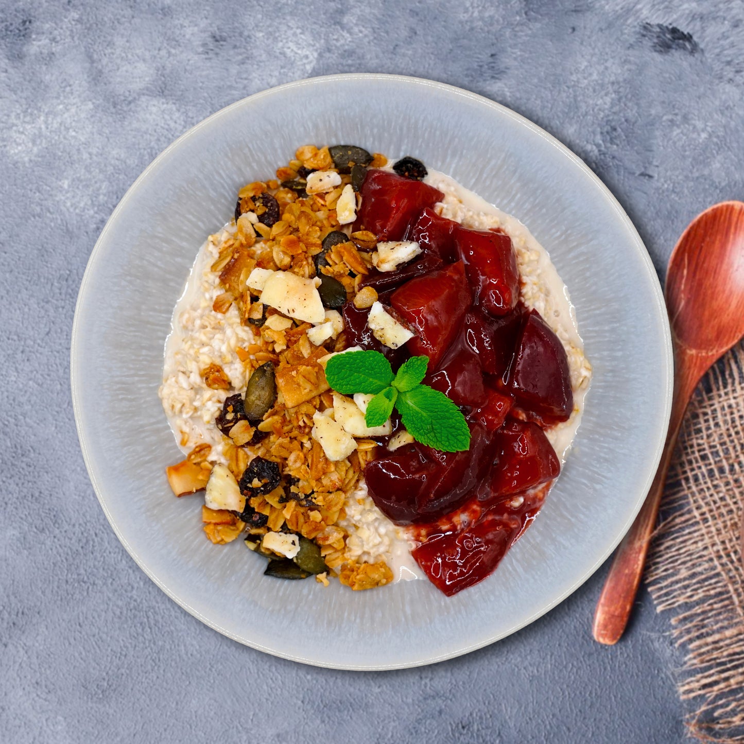 Breakfast Bowl - Oats mit Zwetschgen